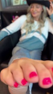 Kyle Unfug feet photo 15