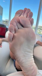 Kyle Unfug feet photo 12