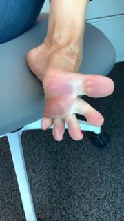 Kyle Unfug feet photo 1
