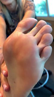 Kyle Unfug feet photo 13