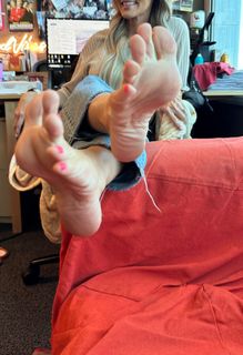Kyle Unfug feet photo 2