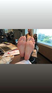 Kyle Unfug feet photo 3