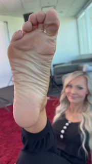 Kyle Unfug feet photo 2