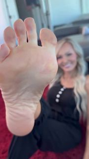 Kyle Unfug feet photo 17