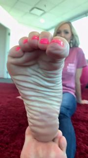 Kyle Unfug feet photo 2