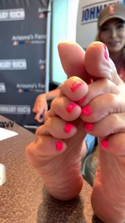 Kyle Unfug feet photo 4