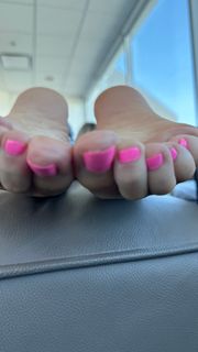 Kyle Unfug feet photo 8