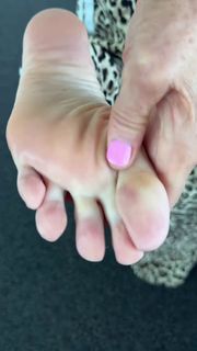 Kyle Unfug feet photo 17