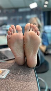 Kyle Unfug feet photo 11