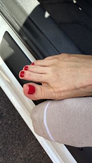Kyle Unfug feet photo 7
