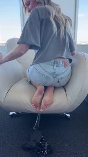 Kyle Unfug feet photo 3
