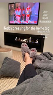Kylie Gillies feet photo 6