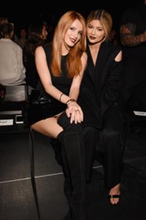 Kylie Jenner feet photo thumbnail