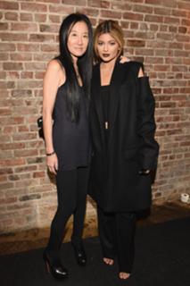 Kylie Jenner feet photo thumbnail