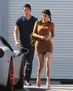 Kylie Jenner feet photo thumbnail