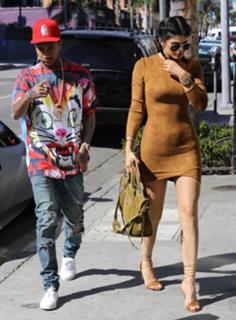 Kylie Jenner feet photo thumbnail
