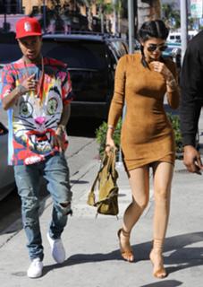 Kylie Jenner feet photo thumbnail