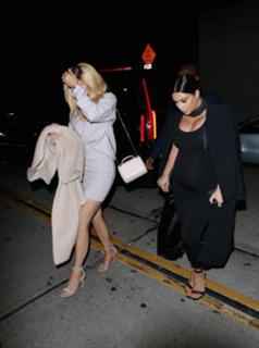 Kylie Jenner feet photo thumbnail