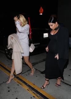 Kylie Jenner feet photo thumbnail