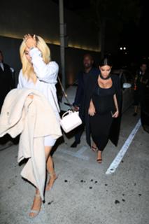Kylie Jenner feet photo thumbnail