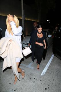 Kylie Jenner feet photo thumbnail
