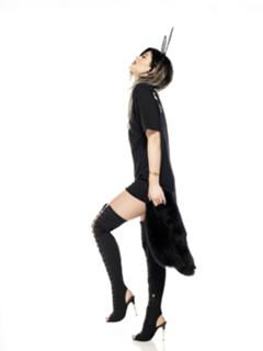 Kylie Jenner feet photo thumbnail