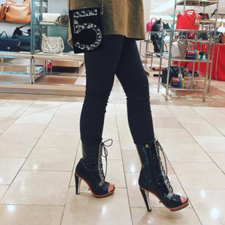 Kylie Jenner feet photo thumbnail