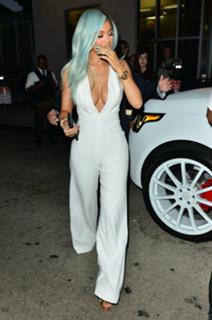 Kylie Jenner feet photo thumbnail