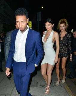 Kylie Jenner feet photo thumbnail
