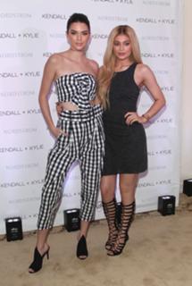 Kylie Jenner feet photo thumbnail