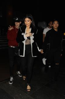 Kylie Jenner feet photo thumbnail
