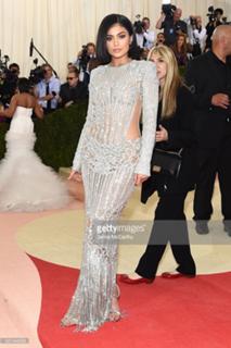 Kylie Jenner feet photo thumbnail