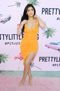 Kylie Jenner feet photo thumbnail