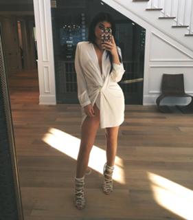 Kylie Jenner feet photo thumbnail