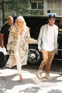 Kylie Jenner feet photo thumbnail