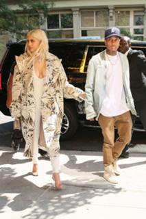 Kylie Jenner feet photo thumbnail
