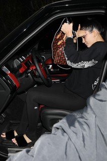 Kylie Jenner feet photo thumbnail
