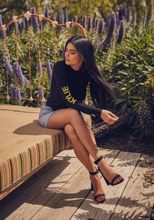 Kylie Jenner feet photo thumbnail