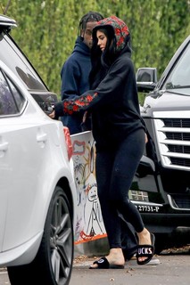 Kylie Jenner feet photo thumbnail