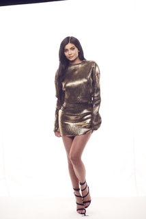 Kylie Jenner feet photo thumbnail
