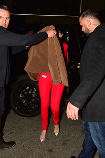 Kylie Jenner feet photo thumbnail