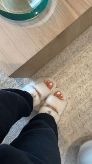 Kylie Jenner feet photo thumbnail