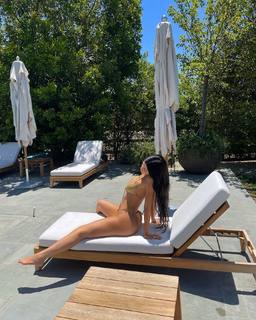 Kylie Jenner feet photo thumbnail