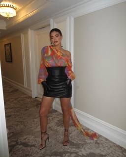 Kylie Jenner feet photo thumbnail