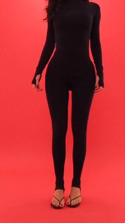 Kylie Jenner feet photo thumbnail