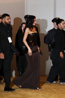 Kylie Jenner feet photo thumbnail