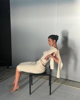 Kylie Jenner feet photo thumbnail