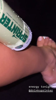 Kylie Jenner feet photo thumbnail