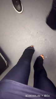 Kylie Jenner feet photo thumbnail