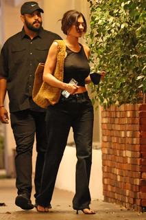 Kylie Jenner feet photo thumbnail